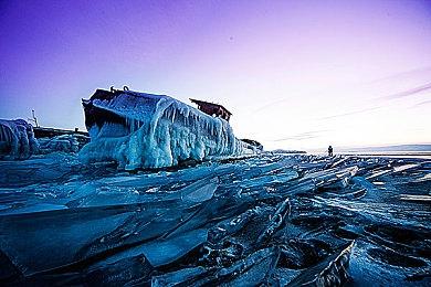 Steam新销量榜:《逃离鸭科夫》上榜《战地6》蝉联